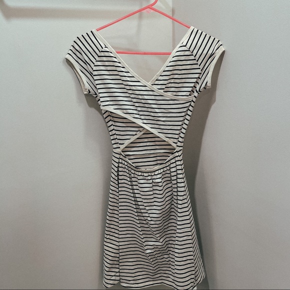Striped, cross-back skater dress - Picture 4 of 5